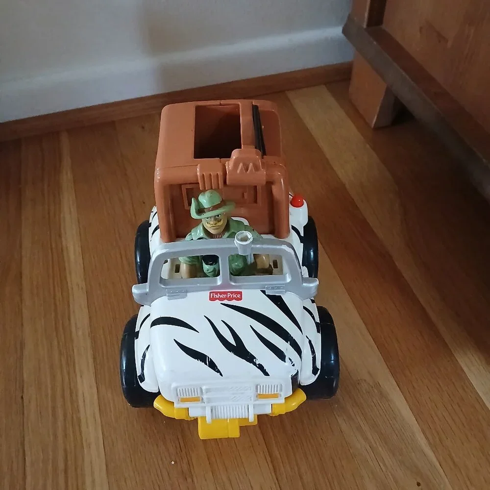Vintage Fisher Price Zebra Smithsonian Talking Wild Adventure Off Road Jeep
